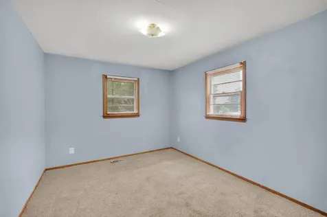 237 Miriam Drive Waterloo IA 50702