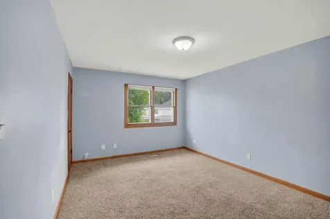 237 Miriam Drive Waterloo IA 50702