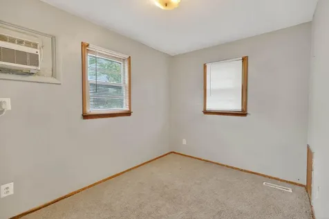 237 Miriam Drive Waterloo IA 50702