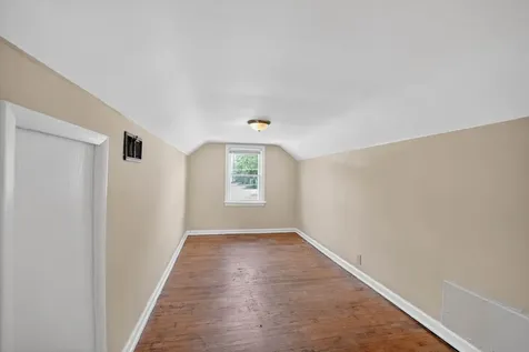 1233 Bauch Street Waterloo IA 50701