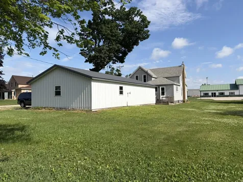 402 Douglas Avenue Ackley IA 50601