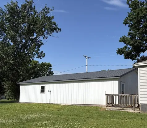 402 Douglas Avenue Ackley IA 50601