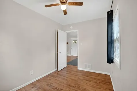 818 Home Park Boulevard Waterloo IA 50701