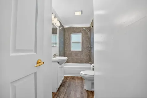 818 Home Park Boulevard Waterloo IA 50701