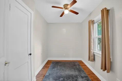 818 Home Park Boulevard Waterloo IA 50701