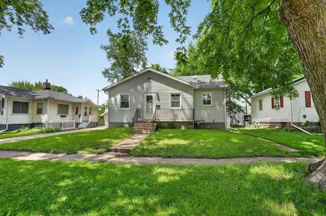818 Home Park Boulevard Waterloo IA 50701
