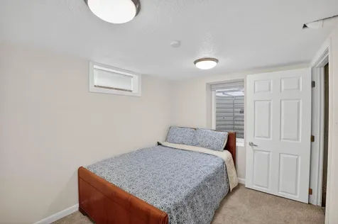 818 Home Park Boulevard Waterloo IA 50701