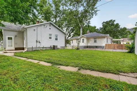 818 Home Park Boulevard Waterloo IA 50701