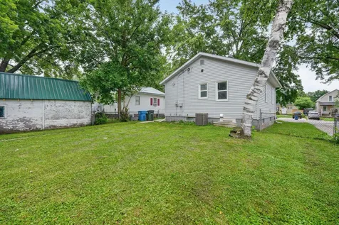 818 Home Park Boulevard Waterloo IA 50701