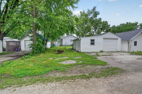 818 Home Park Boulevard Waterloo IA 50701