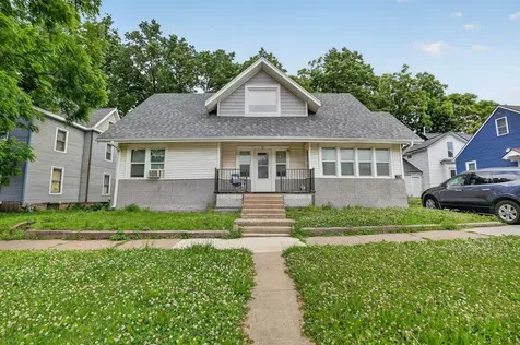 723 Randolph Street Waterloo IA 50702