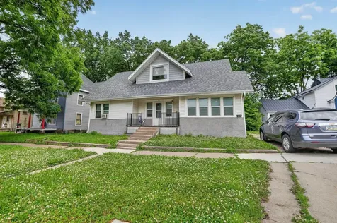 723 Randolph Street Waterloo IA 50702