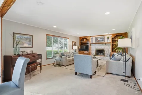 1984 Chickadee Court Waterloo IA 50701