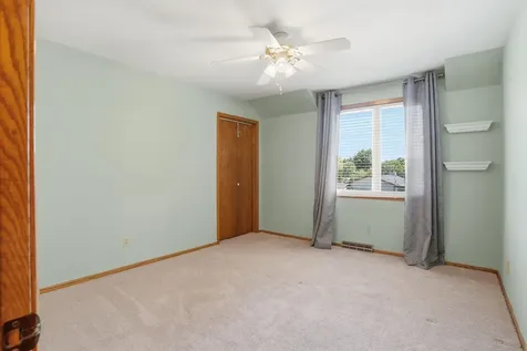 1984 Chickadee Court Waterloo IA 50701