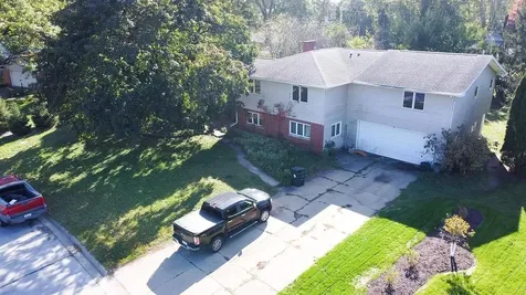 1037 Rachael Street Waterloo IA 50701