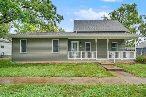 604 SW 8th Street Independence IA 50644