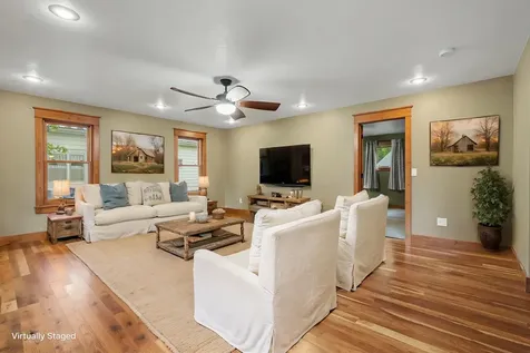 604 SW 8th Street Independence IA 50644