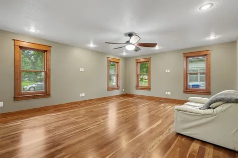 604 SW 8th Street Independence IA 50644