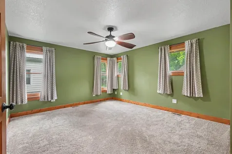 604 SW 8th Street Independence IA 50644