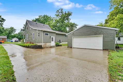 604 SW 8th Street Independence IA 50644