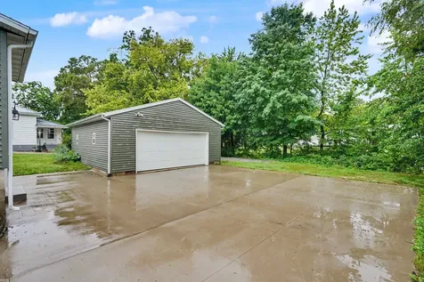 604 SW 8th Street Independence IA 50644