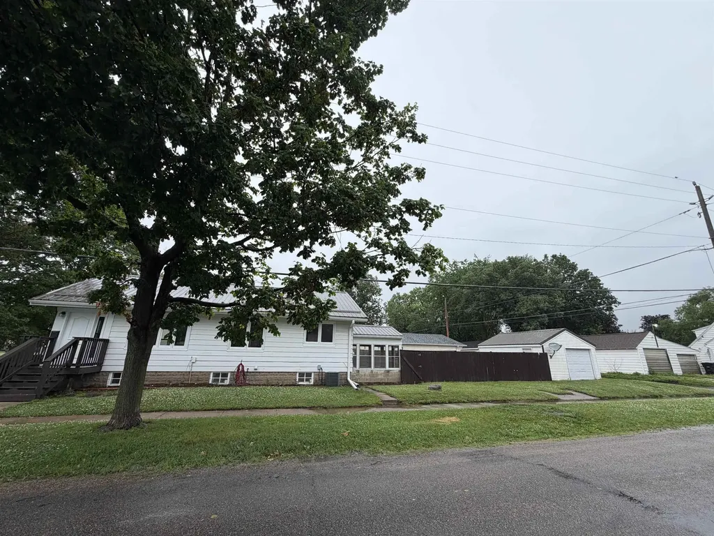 743 Magnolia Waterloo IA 50701