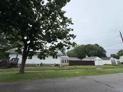 743 Magnolia Waterloo IA 50701