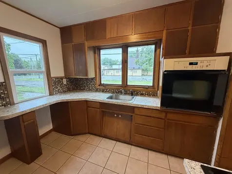 743 Magnolia Waterloo IA 50701