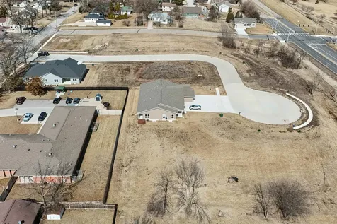Bergen Drive Waterloo IA 50701