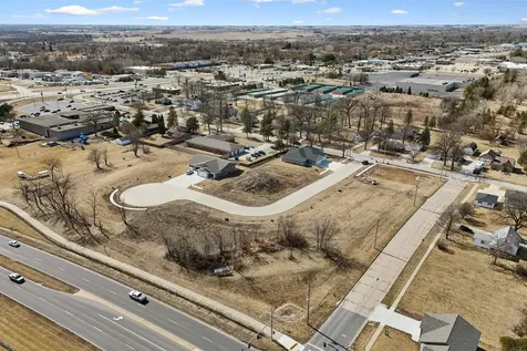 Bergen Drive Waterloo IA 50701