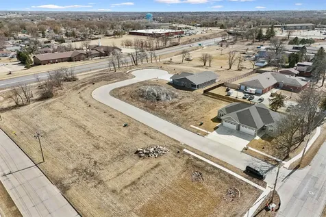 Bergen Drive Waterloo IA 50701