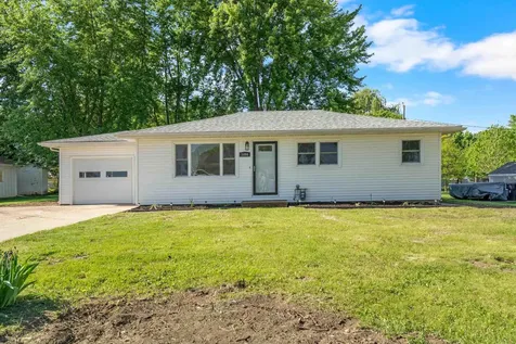 1004 Joy Street Cedar Falls IA 50613