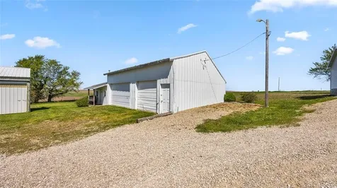 1454 58th Street Garrison IA 52229