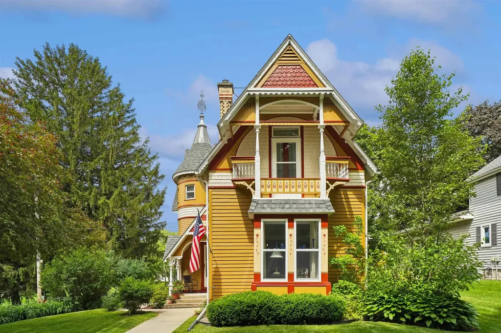 409 N Vine Street West Union IA 52175