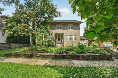 810 W 2nd Street Waterloo IA 50701