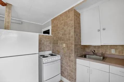 810 W 2nd Street Waterloo IA 50701