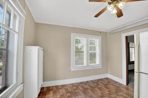 810 W 2nd Street Waterloo IA 50701