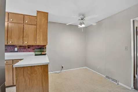 2525 Saratoga Waterloo IA 50702