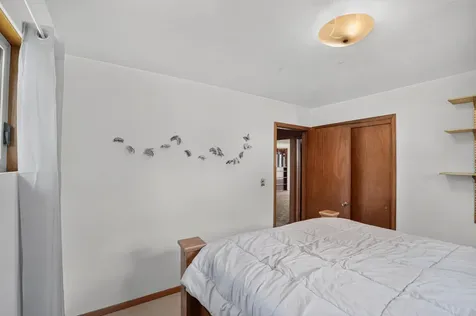 2525 Saratoga Waterloo IA 50702