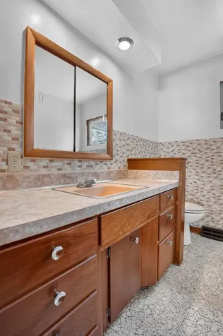 2525 Saratoga Waterloo IA 50702