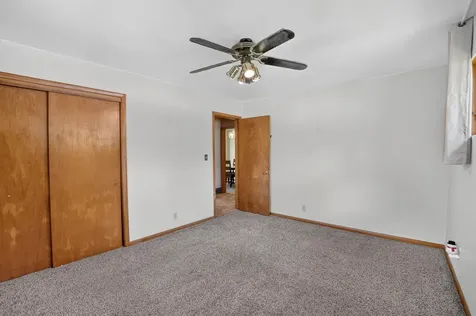 2525 Saratoga Waterloo IA 50702