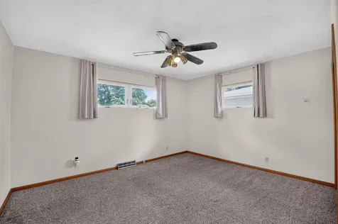 2525 Saratoga Waterloo IA 50702