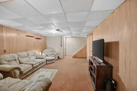 2525 Saratoga Waterloo IA 50702