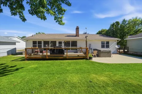 2208 Oxford Lane Cedar Falls IA 50613