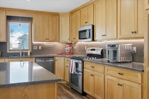 2208 Oxford Lane Cedar Falls IA 50613