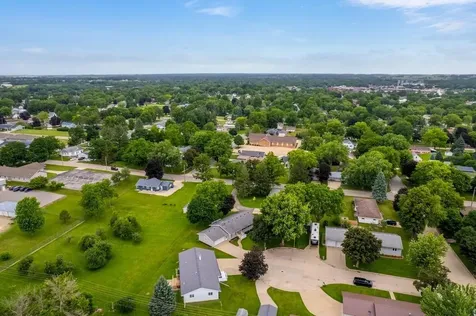 2 Riden Circle Charles City IA 50616