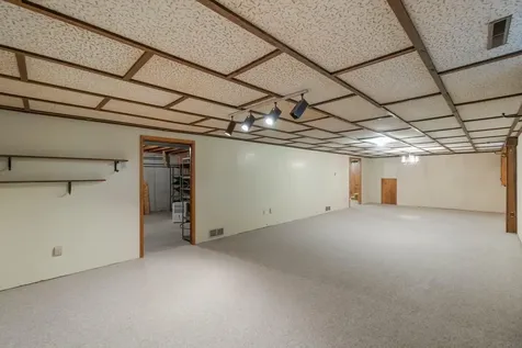 2 Riden Circle Charles City IA 50616