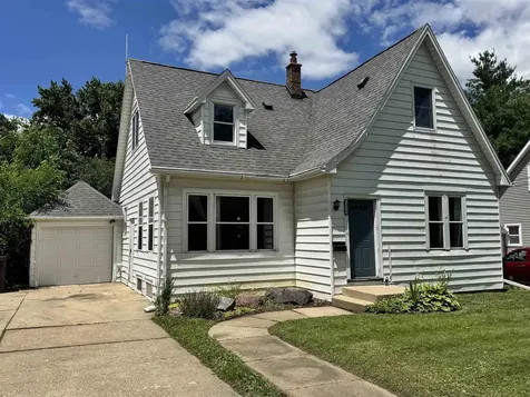 1015 College Street Cedar Falls IA 50613