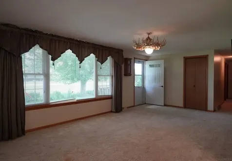 1947 Underwood Avenue Charles City IA 50616