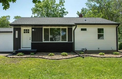 2013 Maplewood Drive Cedar Falls IA 50613